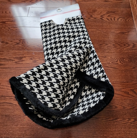 Tree Skirt - Picture 5 of 8